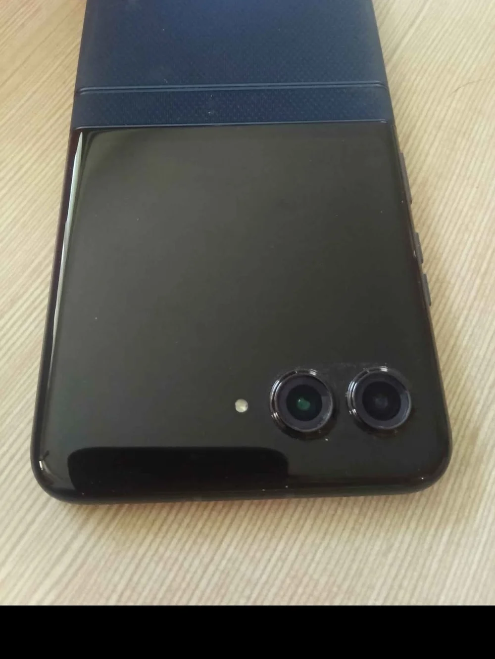 2025 Motorola Razr 60 For Metro PCs Locked